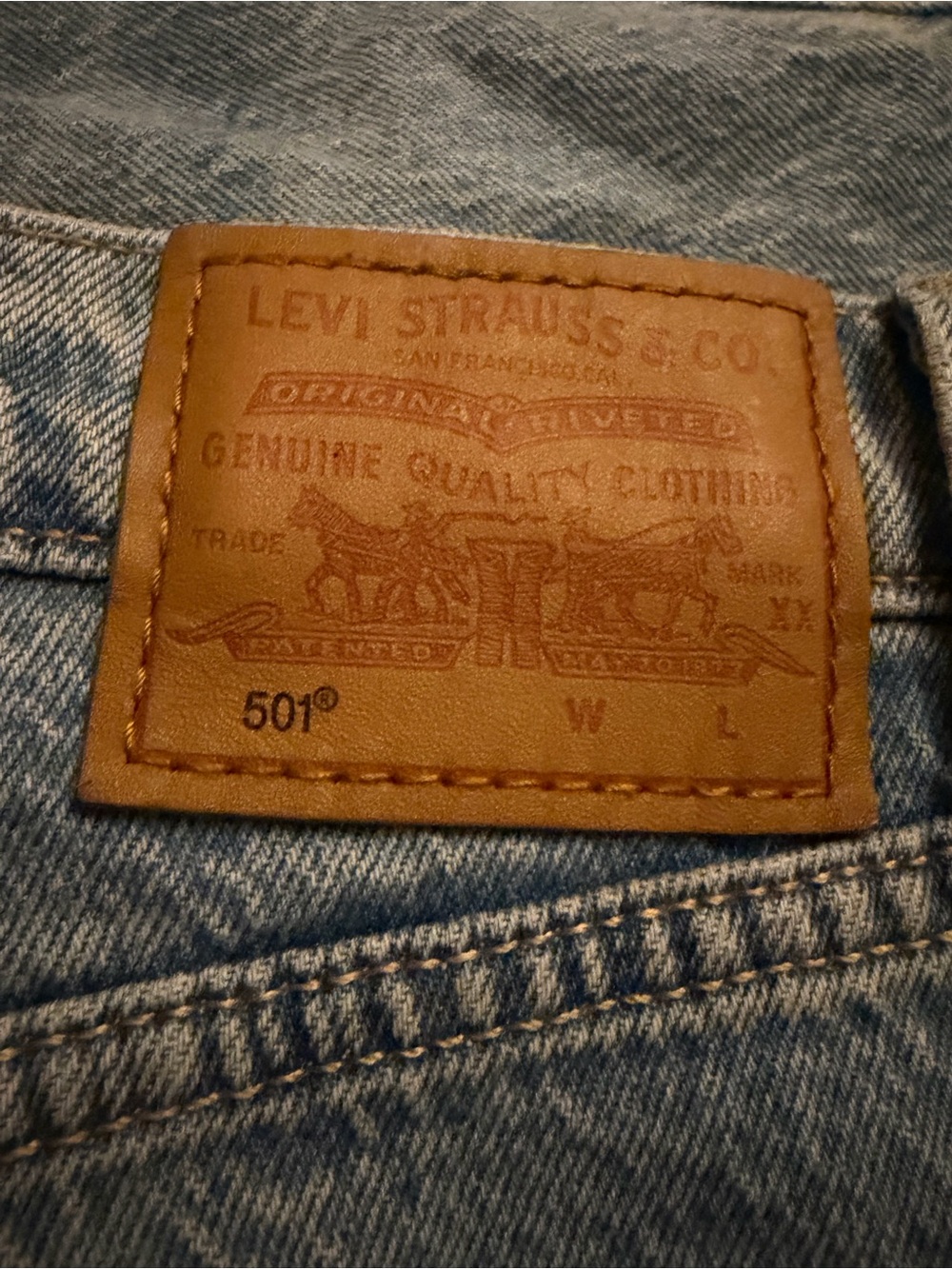 Levi's 501 Men’s Jeans with Straight Leg, Button Fly, Light Wash - size 33